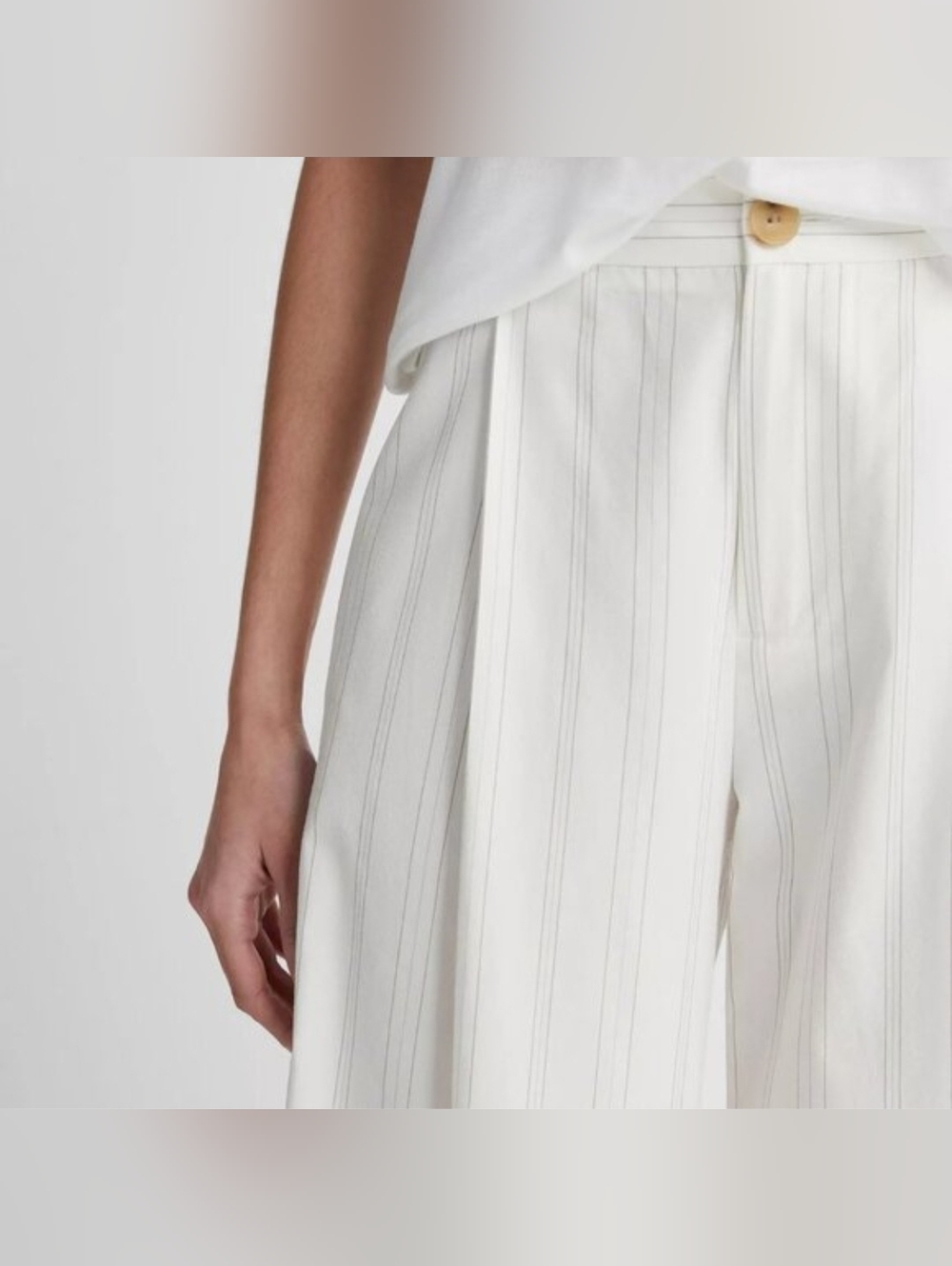 Vince Striped Pleated Wide Leg Trousers Women’s Size 10 White Beige Lightweight - Picture 3 of 10
